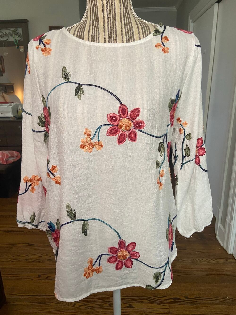 Kindred white textured blouse with floral embroidery’